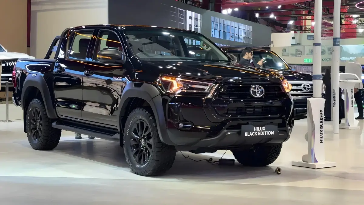 Toyota Hilux Black Edition